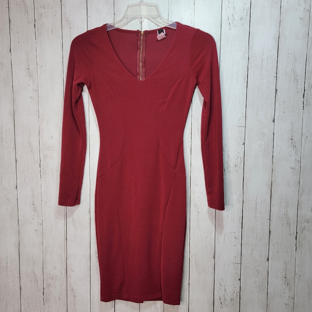 Windsor Women's Maroon V-Neck Bodycon Dress Exposed Zipper Size Small. Excellent